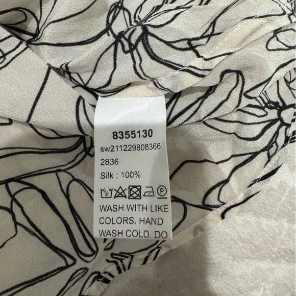 Motf silk Floral abstract Print Sleeveless Top Black and White - Picture 7 of 7